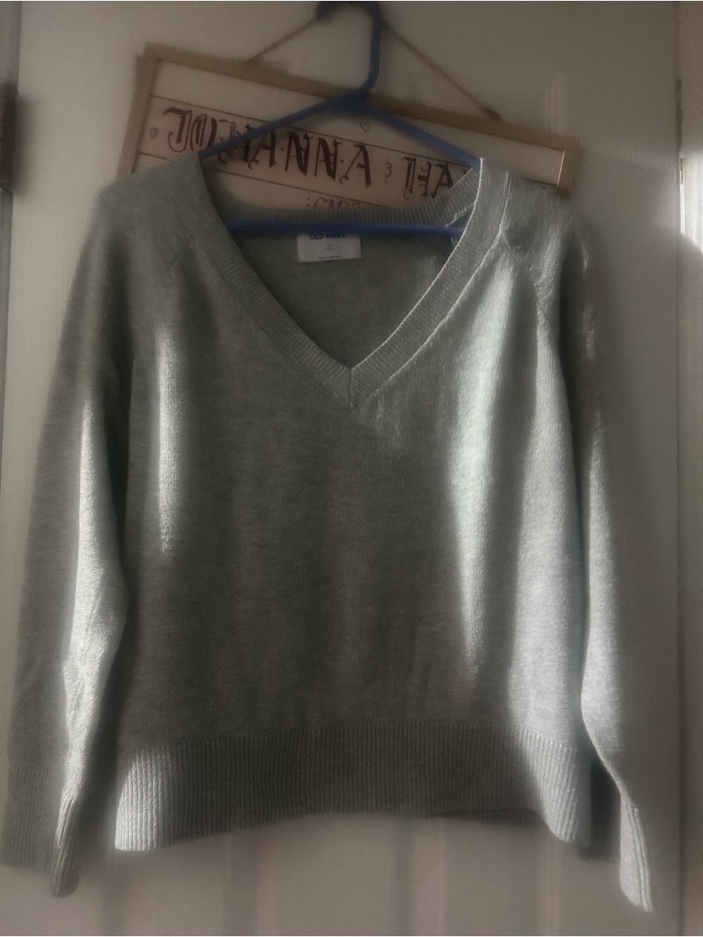Old Navy V-Neck Women’s Sweater in Light Sage Green